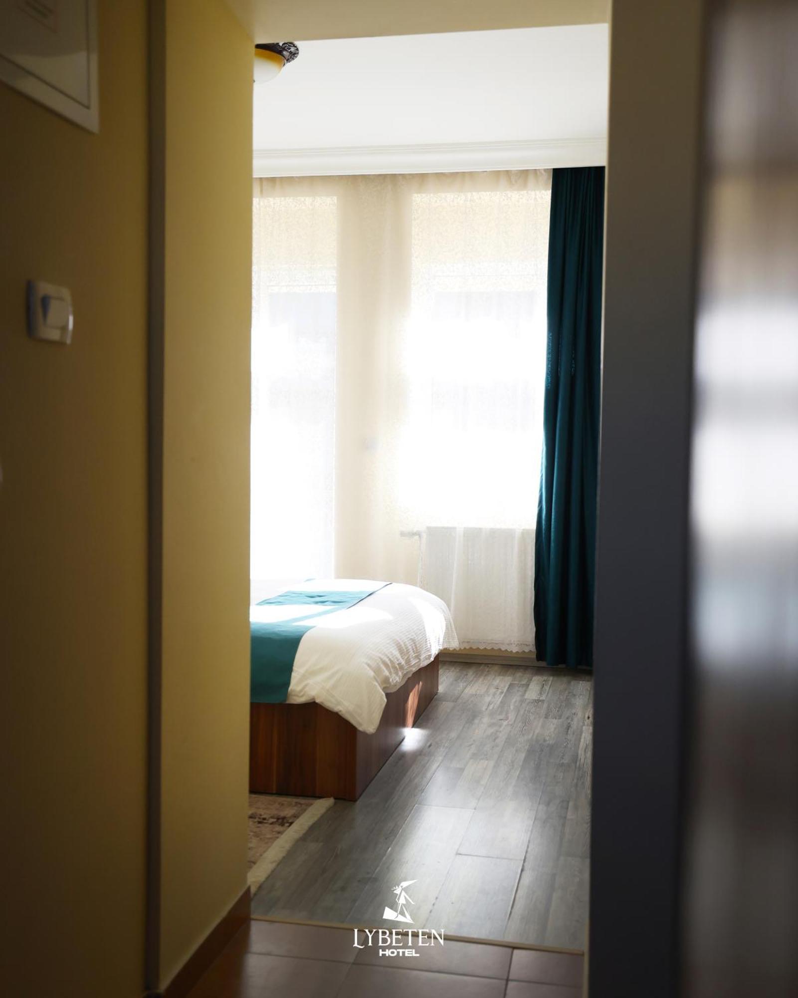 Hotel Lybeten Ferizaj Ngoại thất bức ảnh