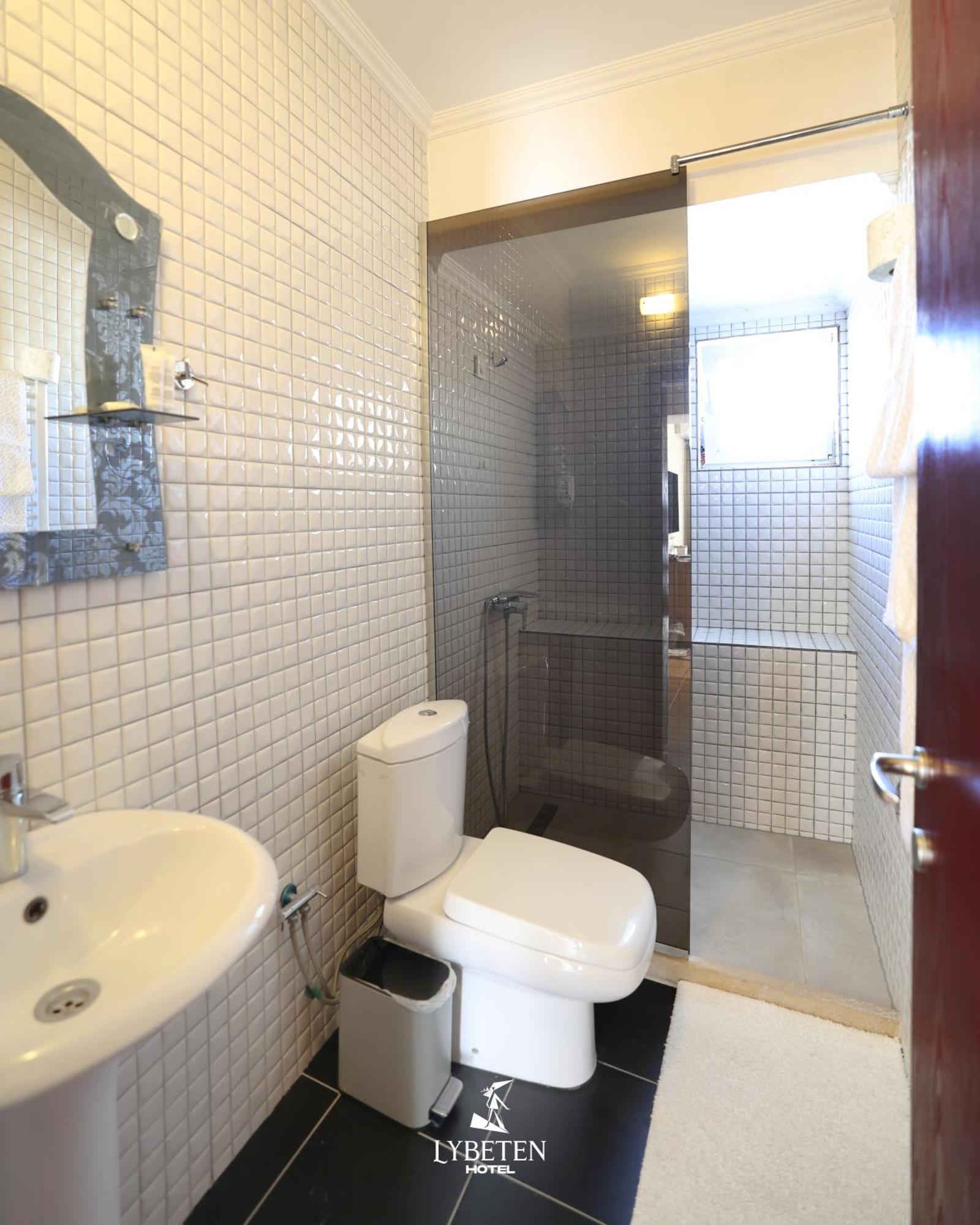 Hotel Lybeten Ferizaj Ngoại thất bức ảnh
