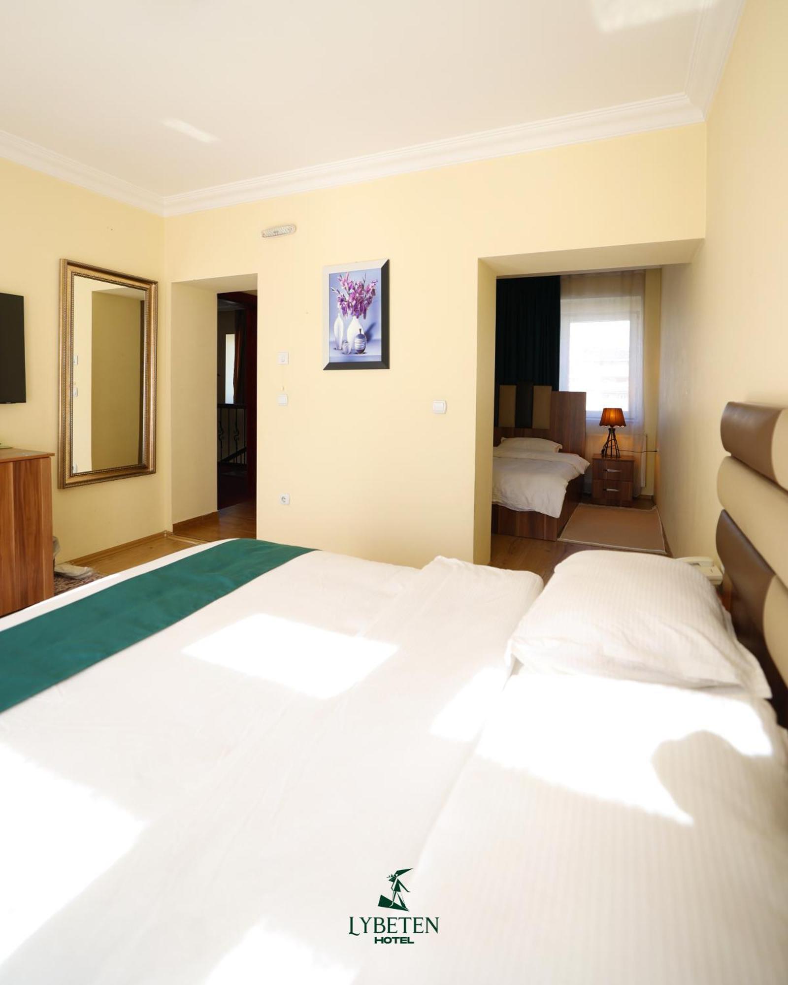 Hotel Lybeten Ferizaj Ngoại thất bức ảnh